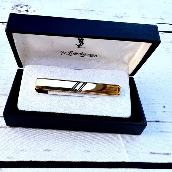 Like New Tie Clip in Vintage Yves Saint Laurent Box YSL - Picture 8 of 14